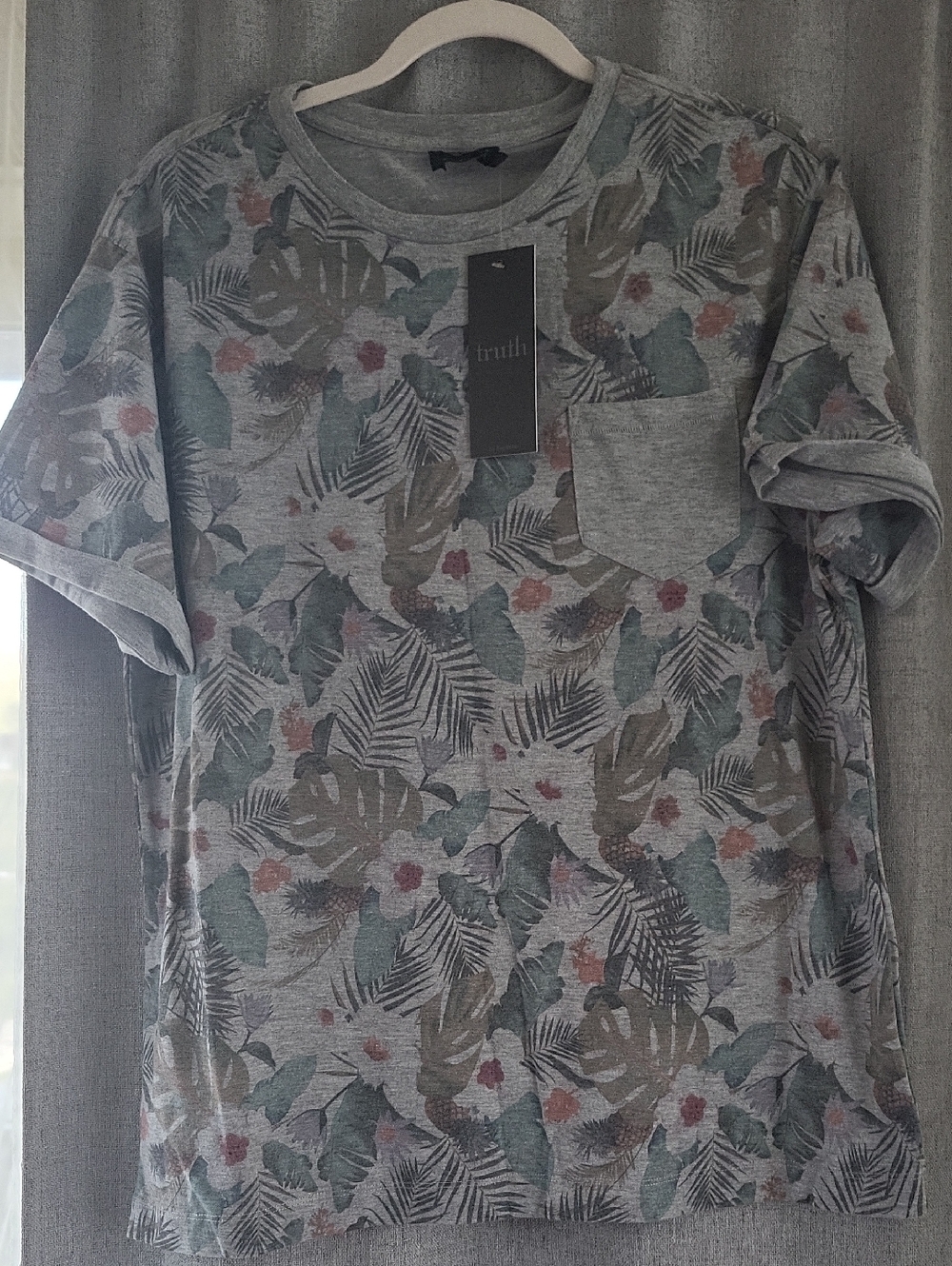 Truth Grey Short-Sleeve Pocket Tee with Tropical Leaf Print